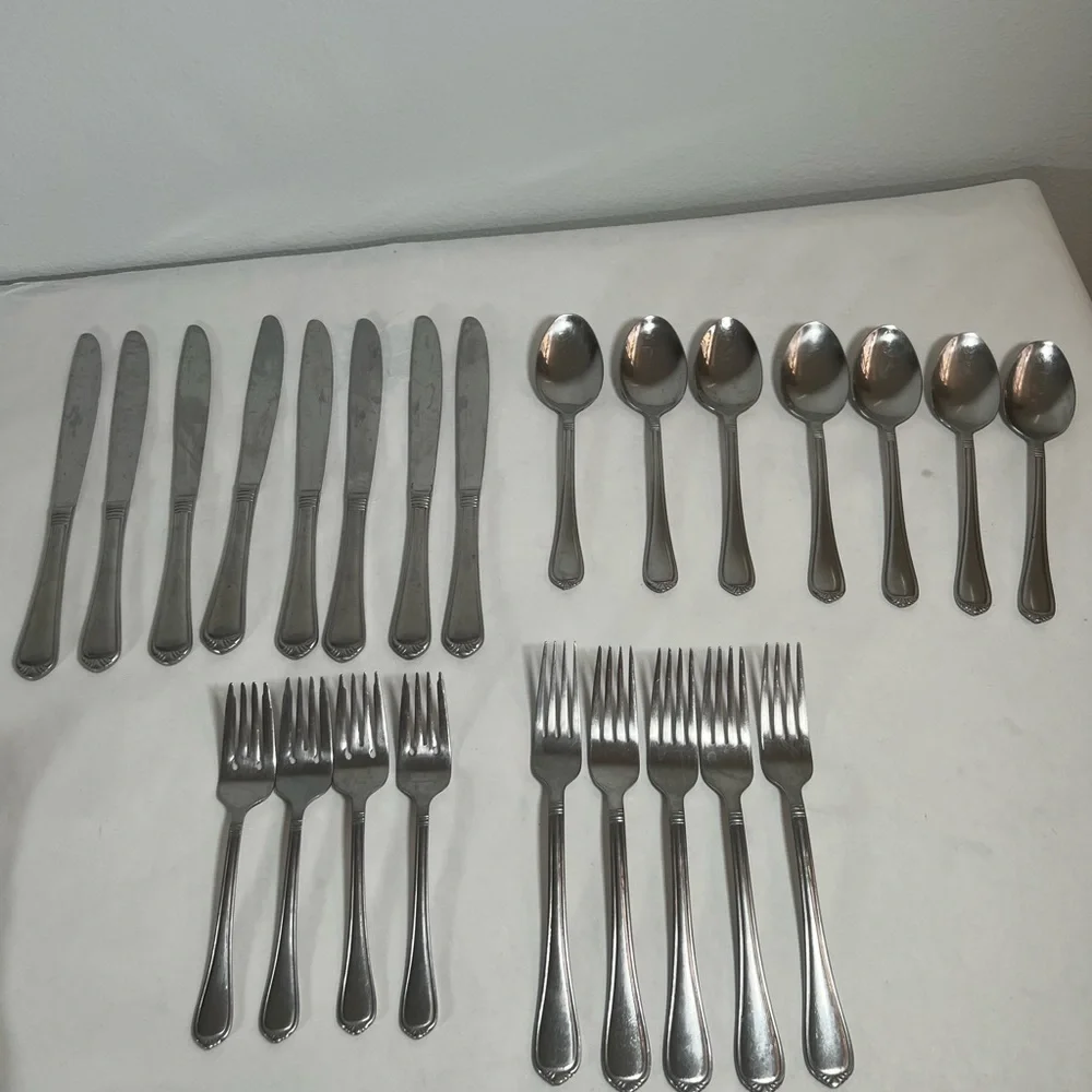 International Nouveau flatware‎ 24 pieces